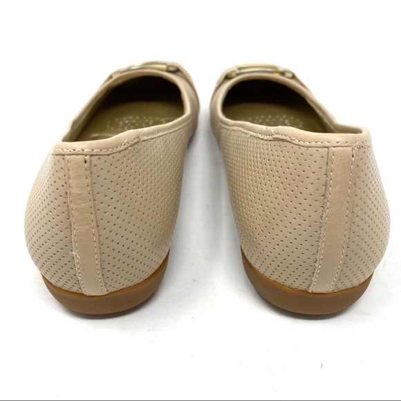 Trotters Sizzle Signature flats Nude Perforated - Picture 5 of 9